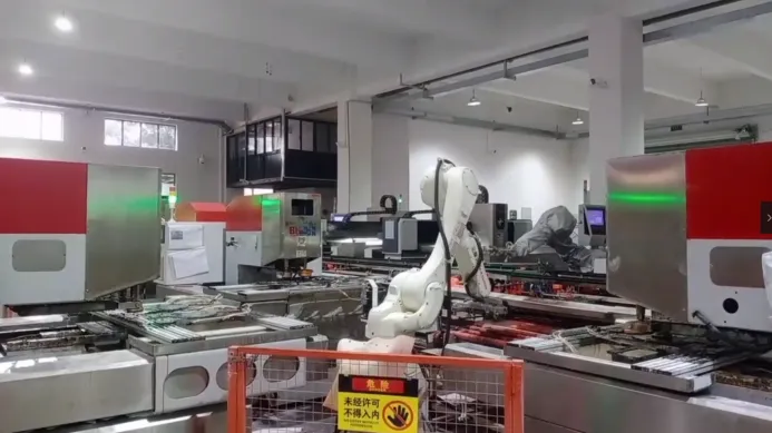 Home-Appliances-Electronic-Glass-Drilling-Machine-with-Robot-1