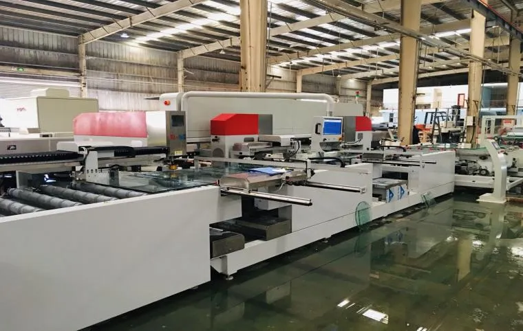 शॉवर-ग्लास-ड्रिलिंग-प्रोसेसिंग-लाइन-विथ-A31D-2