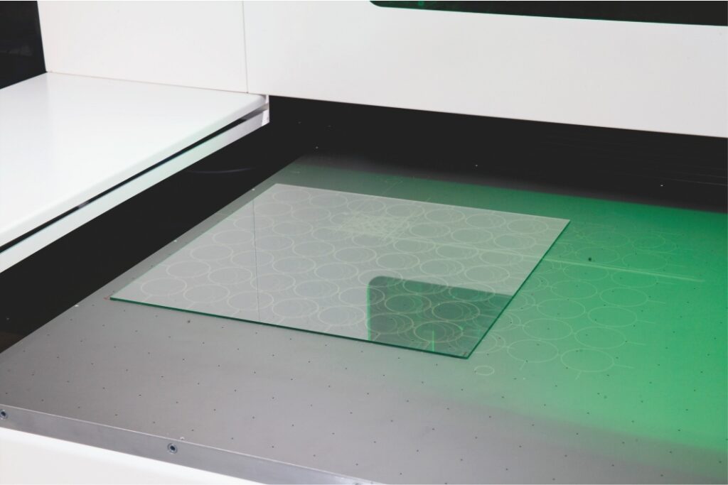 laser cutting glass sheet
