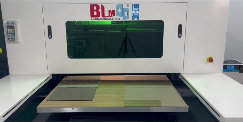 How to Master Complex Shapes and Fine Contours Using a Laser for Cutting Glass Technology